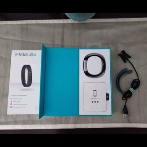 ❗️SOLD - Fitbit Alta (extra charger and band)